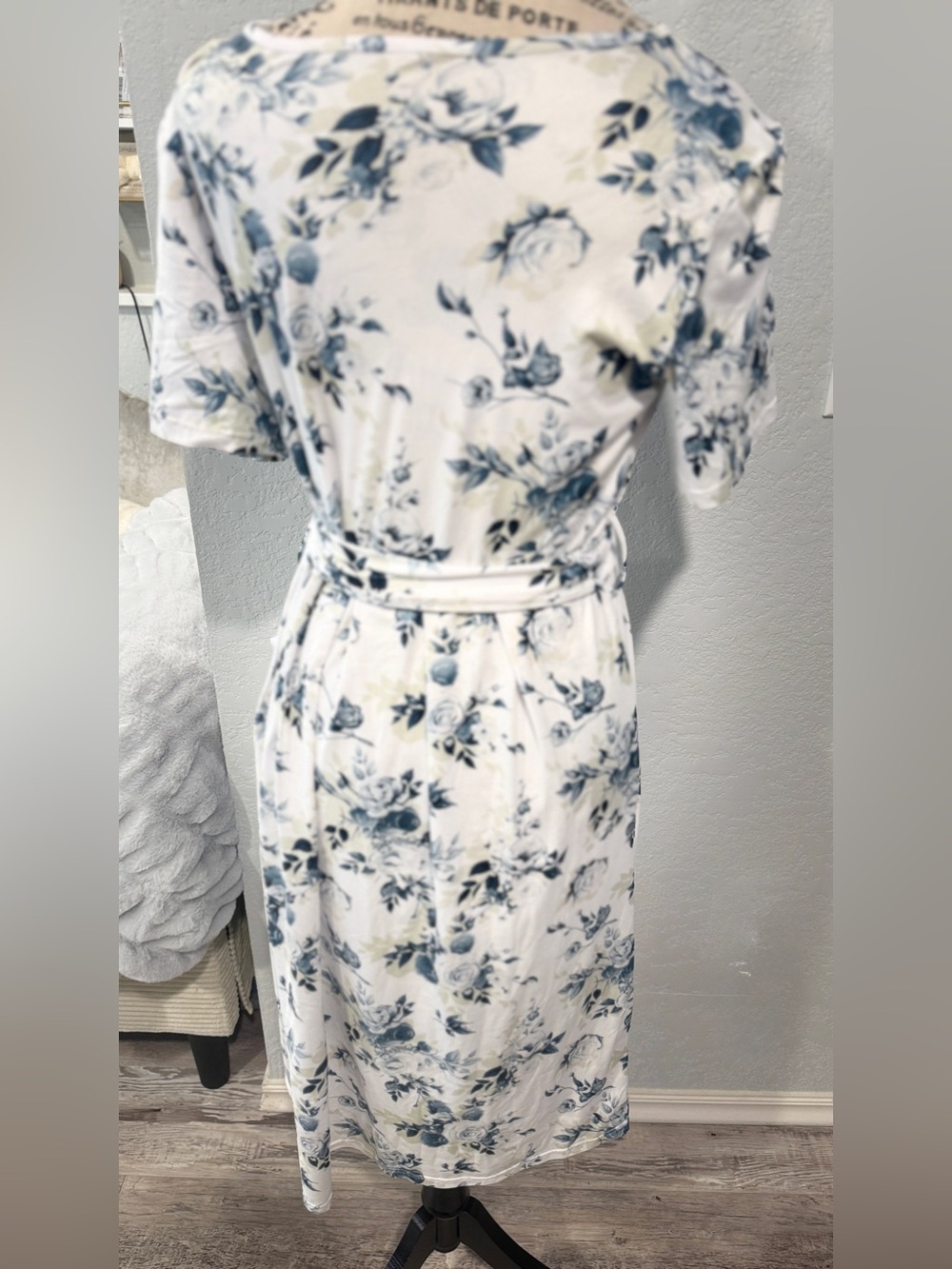 Amazon Maternity Dress Medium M White Blue Floral Tie Waist Baby Shower Midi - Picture 5 of 7